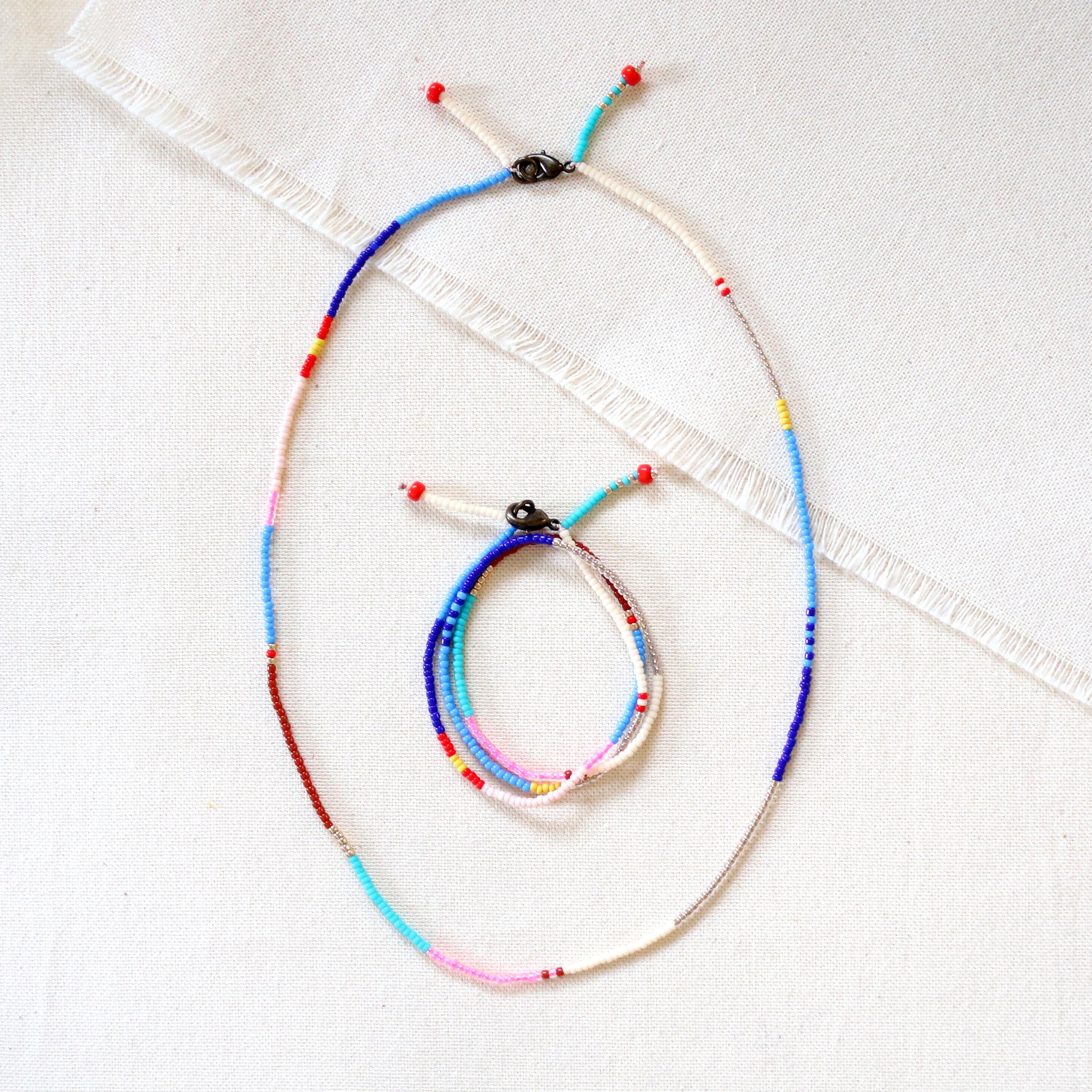 Beaded Necklace 18" (Neon Pink Mix)